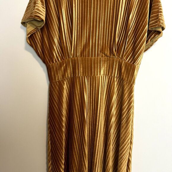 Alexia Admor Veronica Gold Pleated Velvet Midi Dress Lg Short Sleeve Boat Neck - Picture 13 of 16